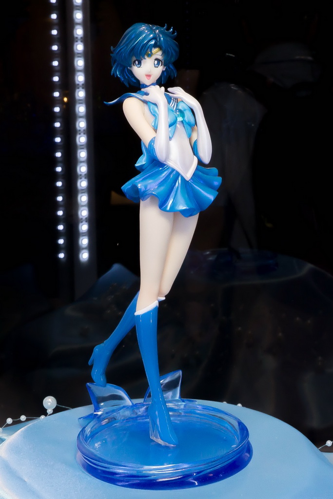 Sailor Moon Crystal Sailor Mercury Collectible Figure